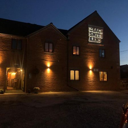 The Blacksmith Arms Bed & Breakfast Alton  Bagian luar foto