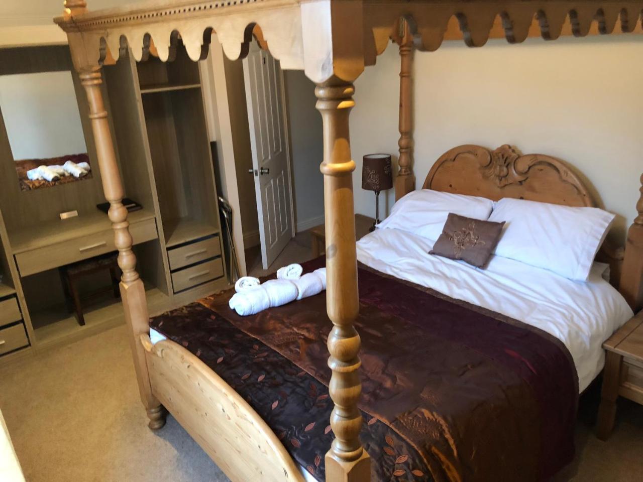 The Blacksmith Arms Bed & Breakfast Alton  Bagian luar foto