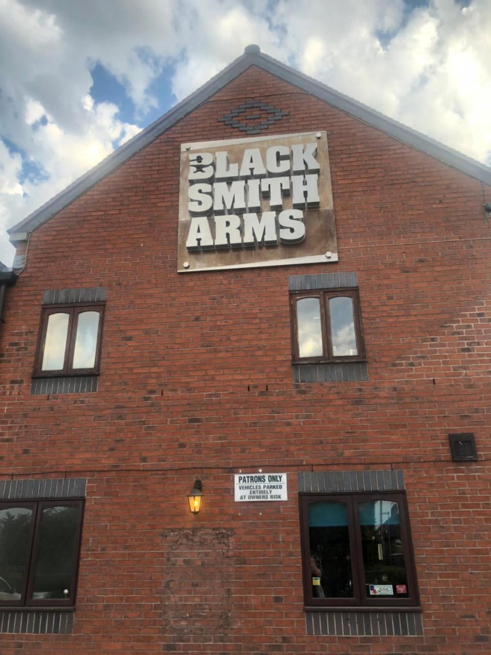 The Blacksmith Arms Bed & Breakfast Alton  Bagian luar foto