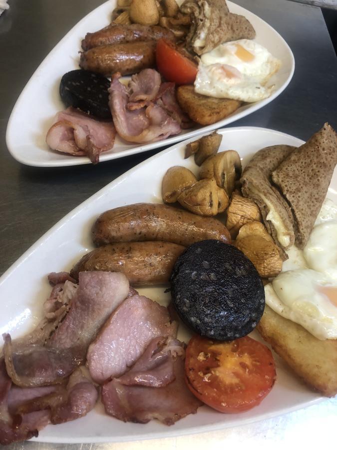 The Blacksmith Arms Bed & Breakfast Alton  Bagian luar foto